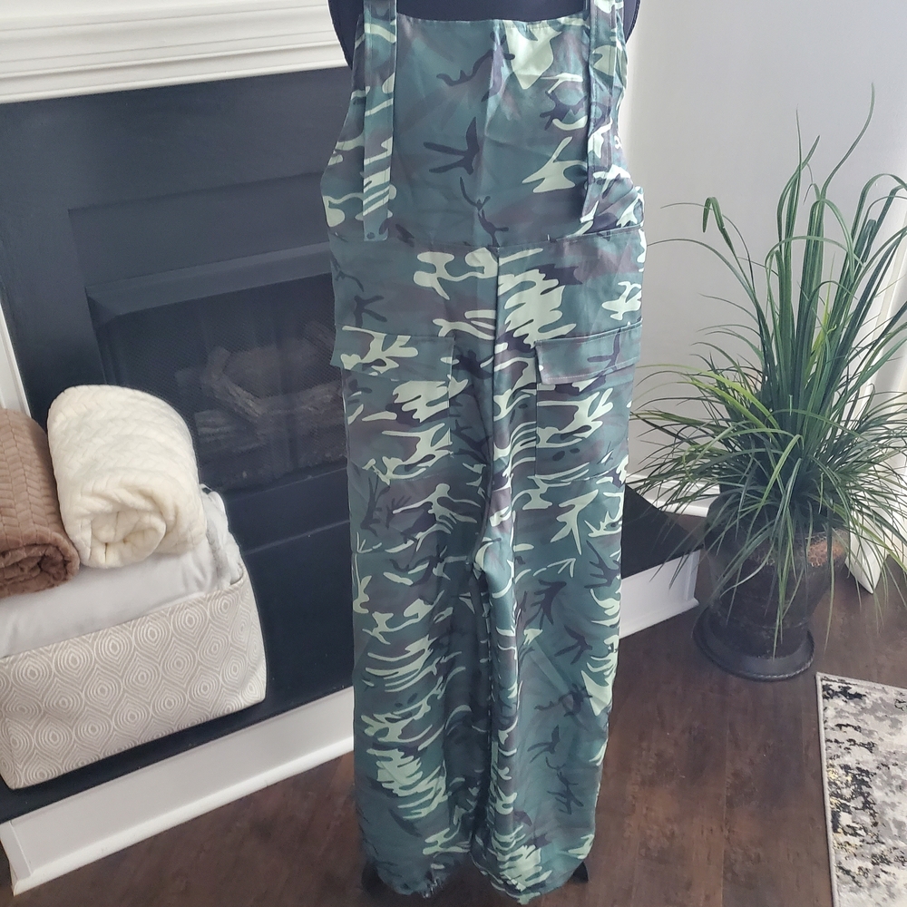 Camouflage Jumpsuit - Picture 2 of 3